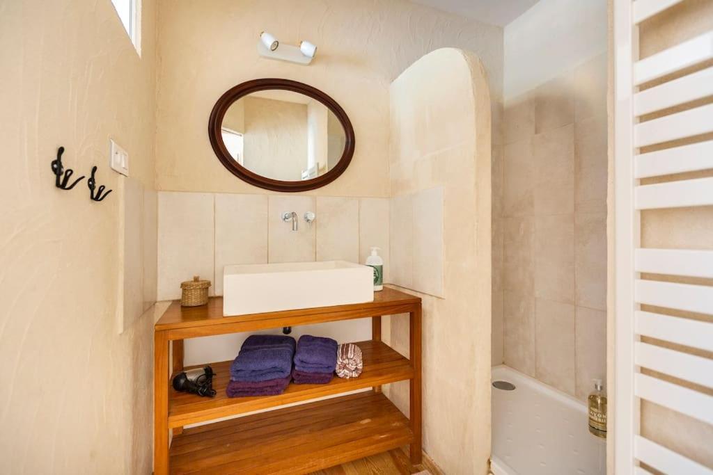 Chambre Double Cosy - Gite De La Louve Fougax-et-Barrineuf Εξωτερικό φωτογραφία